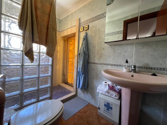 Image No.12-2 Bed Country House for sale