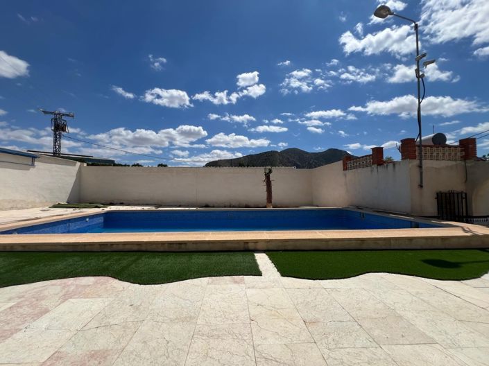 Image No.18-2 Bed Country House for sale