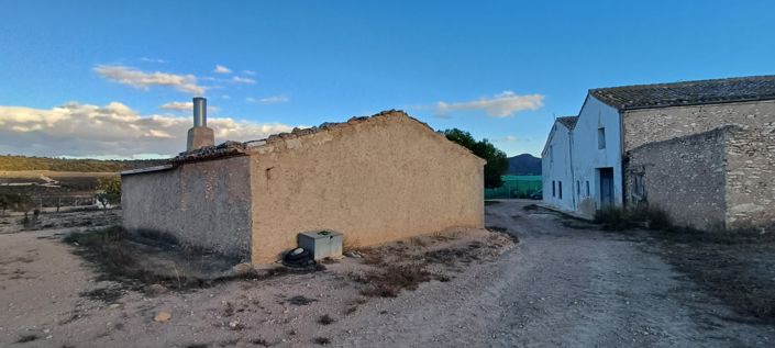 Image No.5-6 Bed Country House for sale