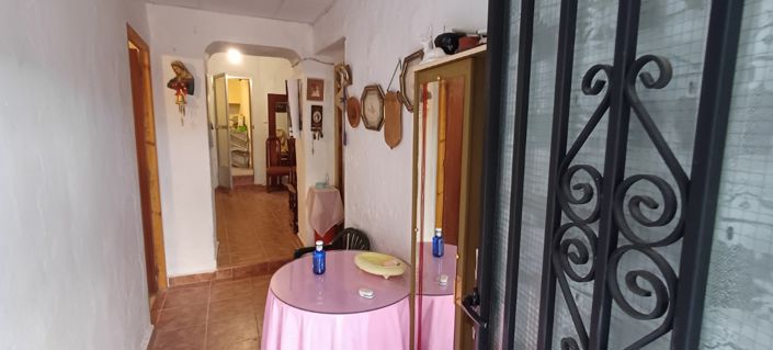 Image No.6-6 Bed Country House for sale