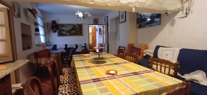 Image No.7-6 Bed Country House for sale