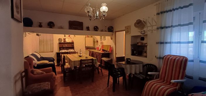 Image No.8-6 Bed Country House for sale