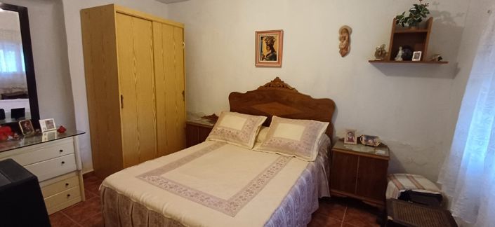Image No.9-6 Bed Country House for sale