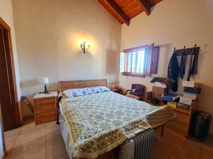 Image No.16-4 Bed Country House for sale