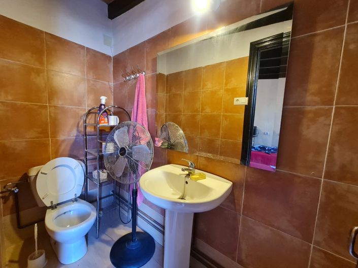 Image No.17-4 Bed Country House for sale