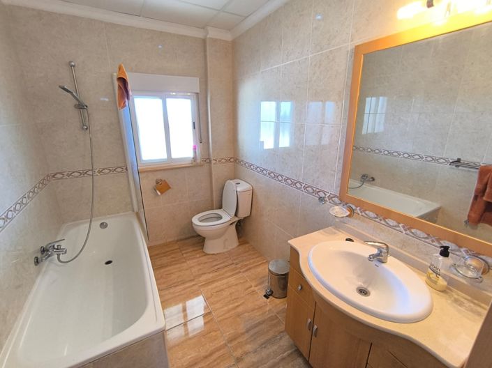 Image No.26-4 Bed Villa for sale