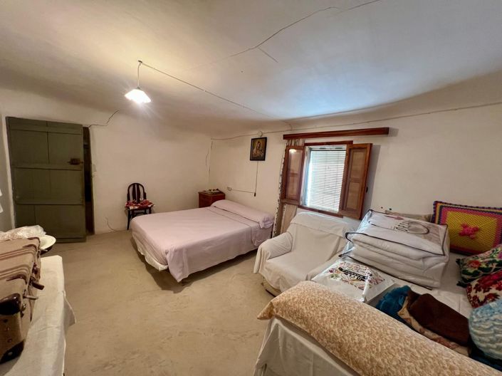 Image No.18-10 Bed Country House for sale