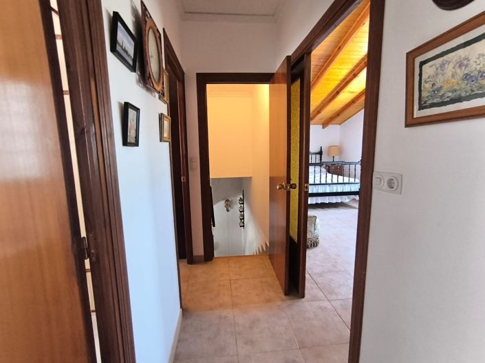 Image No.20-7 Bed Villa for sale