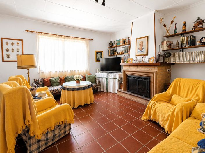 Image No.9-7 Bed Villa for sale