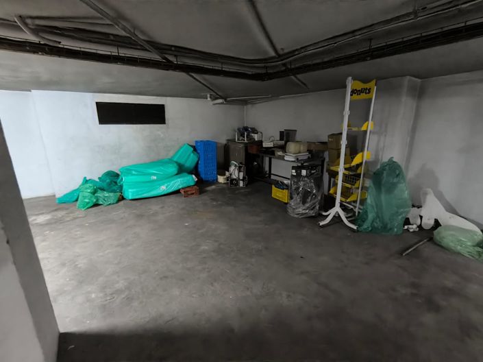 Image No.12-6 Bed Commercial for sale