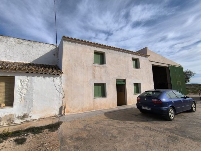 Image No.2-Maison de campagne de 7 chambres à vendre à Yecla