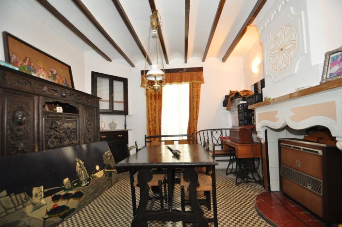 Image No.13-5 Bed Country House for sale