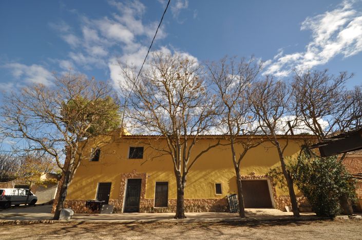 Image No.2-Maison de campagne de 5 chambres à vendre à Yecla