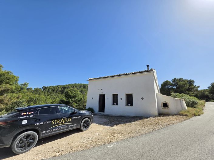 Image No.37-3 Bed Country House for sale