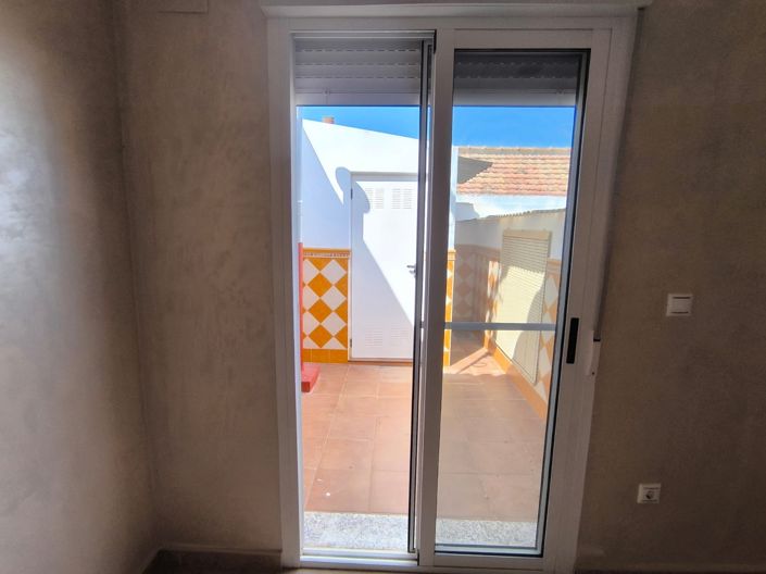 Image No.15-4 Bed Townhouse for sale