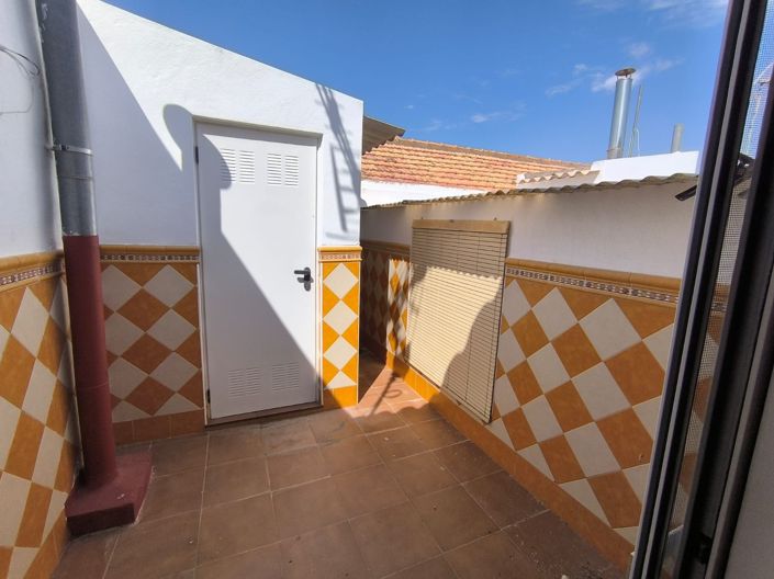Image No.21-4 Bed Townhouse for sale