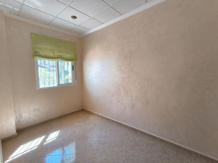 Image No.22-4 Bed Townhouse for sale