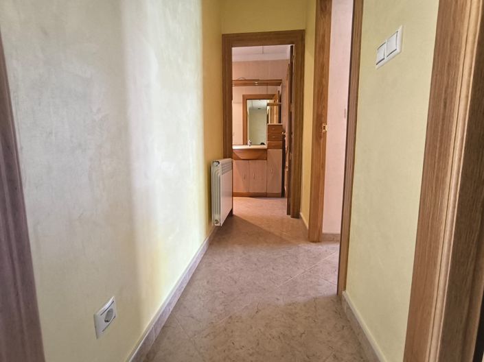 Image No.23-4 Bed Townhouse for sale