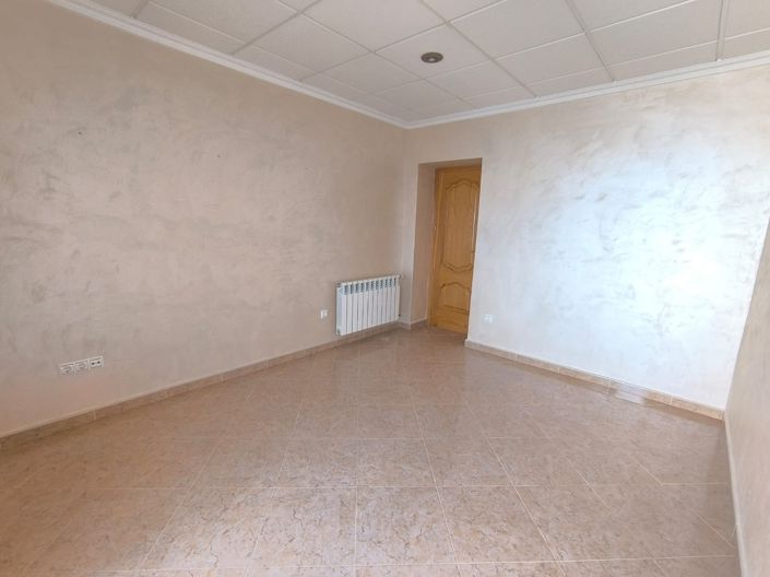 Image No.24-4 Bed Townhouse for sale