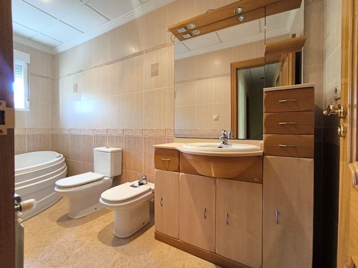 Image No.8-4 Bed Townhouse for sale