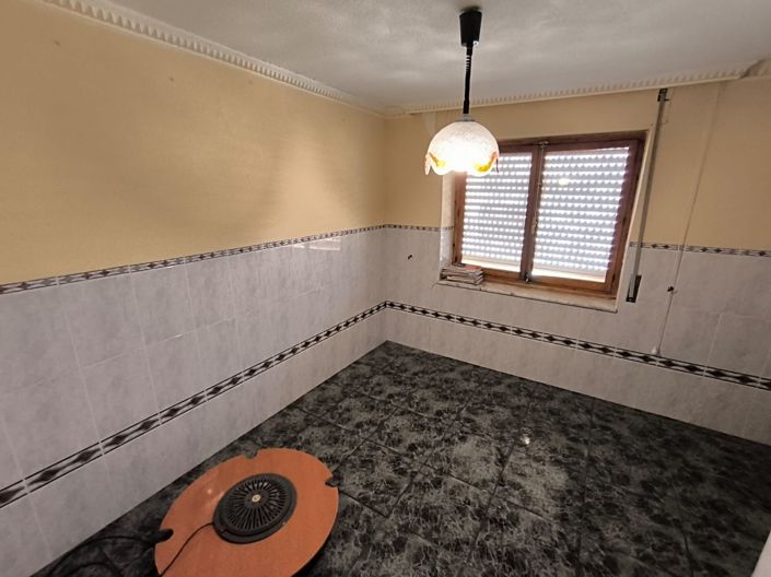 Image No.18-6 Bed Townhouse for sale