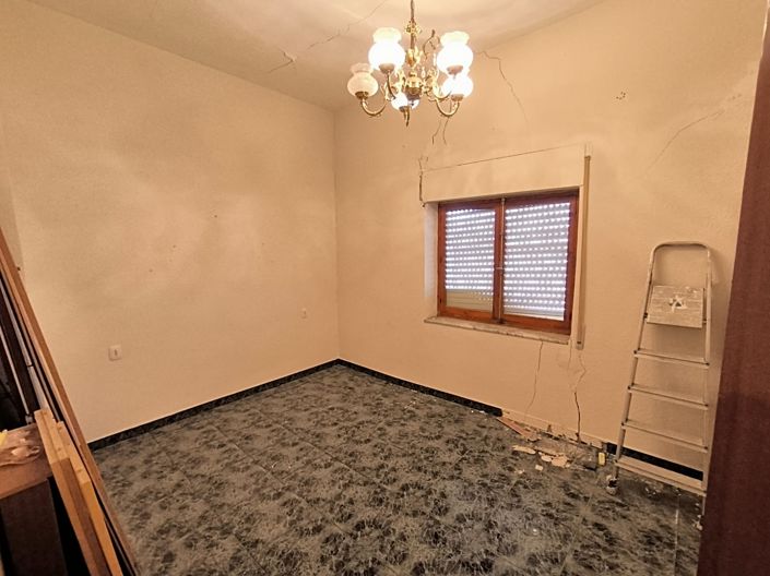Image No.22-6 Bed Townhouse for sale