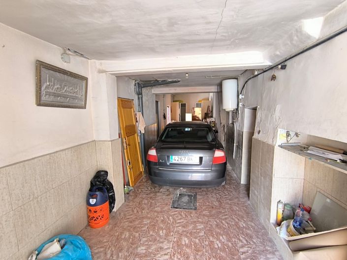 Image No.6-6 Bed Townhouse for sale