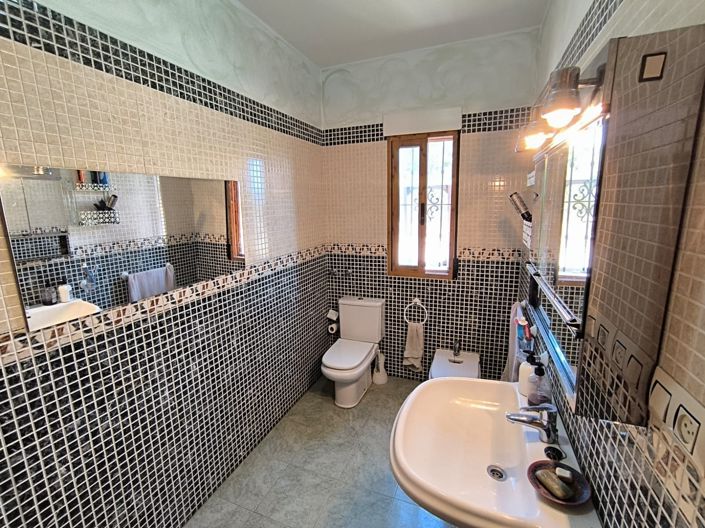 Image No.9-5 Bed Villa for sale