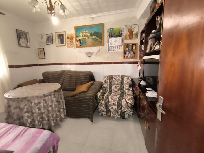 Image No.18-5 Bed Townhouse for sale