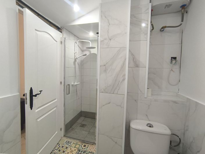 Image No.14-8 Bed Property for sale