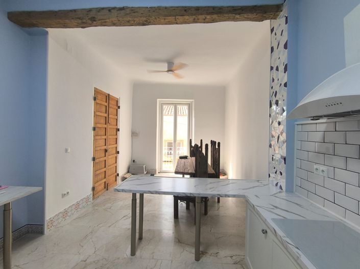 Image No.6-8 Bed Property for sale