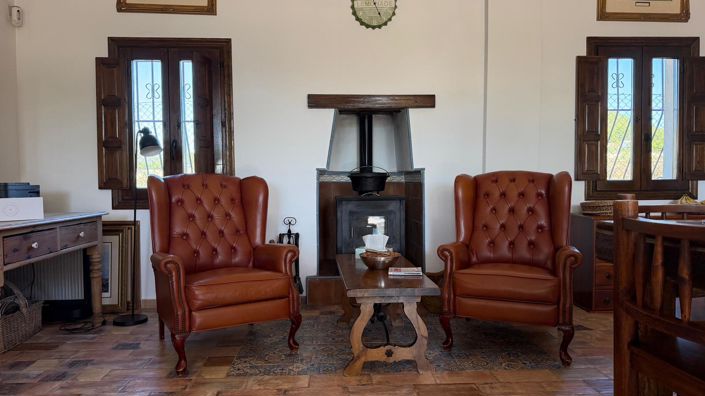 Image No.10-3 Bed Country House for sale
