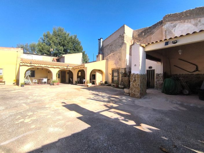 Image No.3-Maison de campagne de 5 chambres à vendre à Monóvar