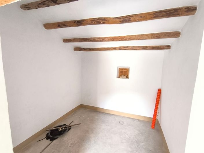 Image No.6-2 Bed Land for sale