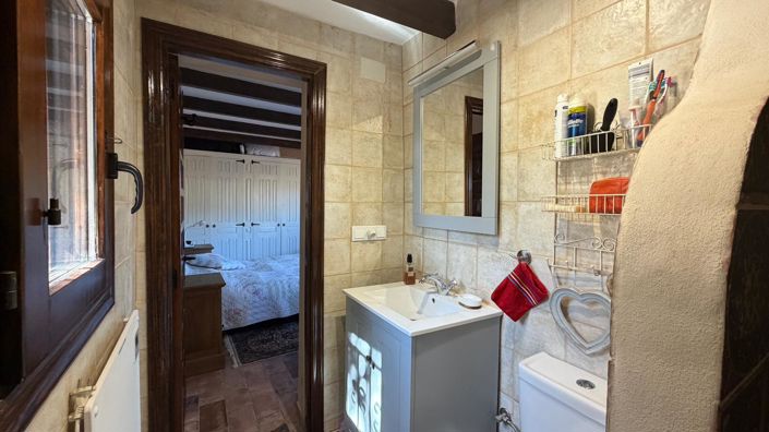Image No.17-3 Bed Country House for sale
