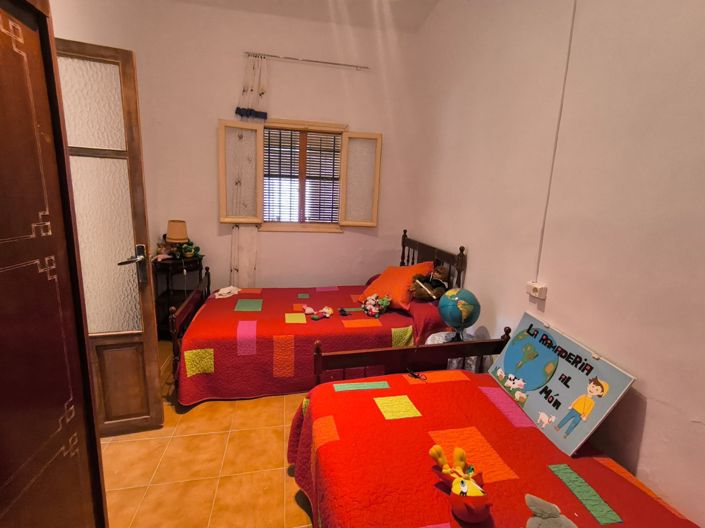 Image No.17-3 Bed Country House for sale