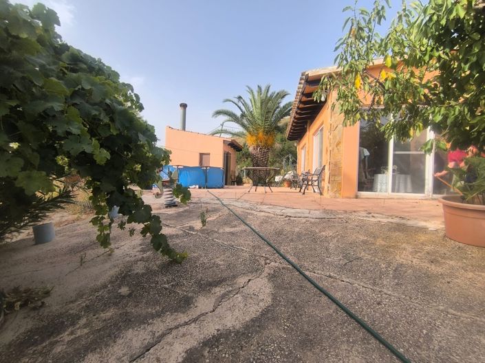 Image No.19-3 Bed Country House for sale