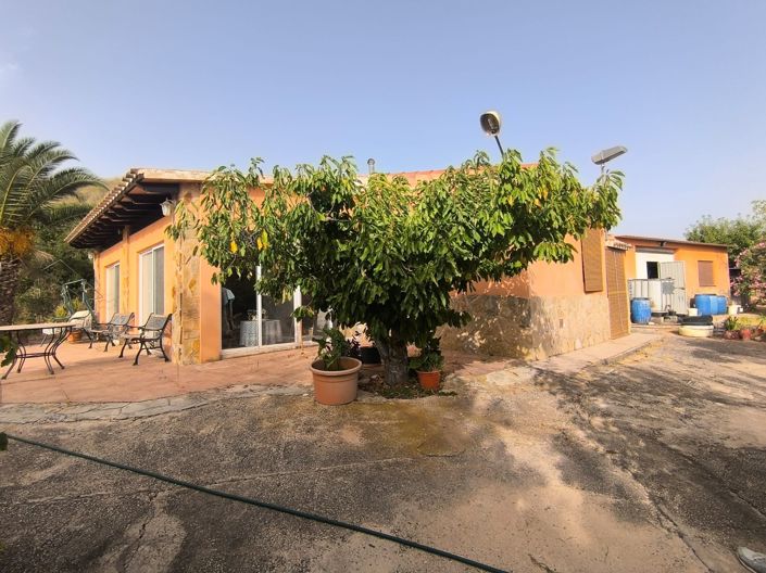 Image No.2-3 Bed Country House for sale