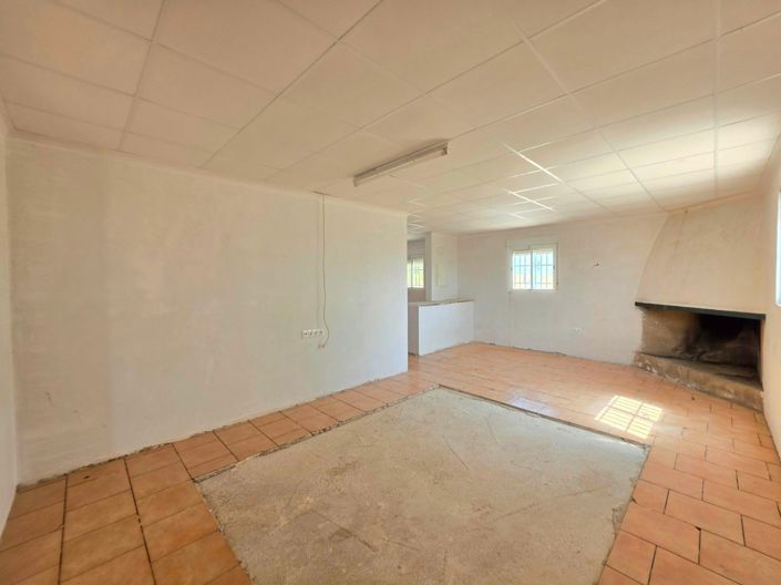 Image No.17-3 Bed Country House for sale