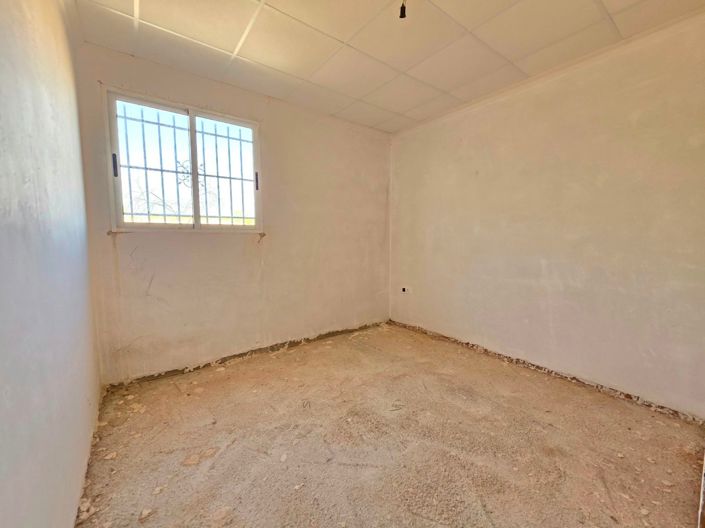 Image No.8-3 Bed Country House for sale