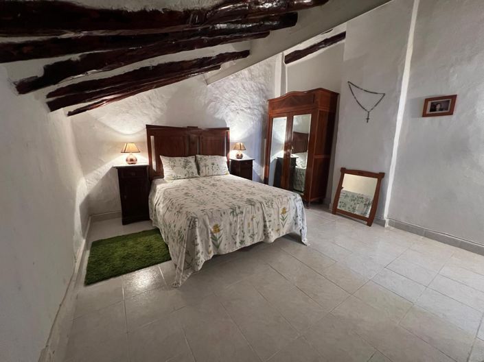 Image No.17-5 Bed Country House for sale