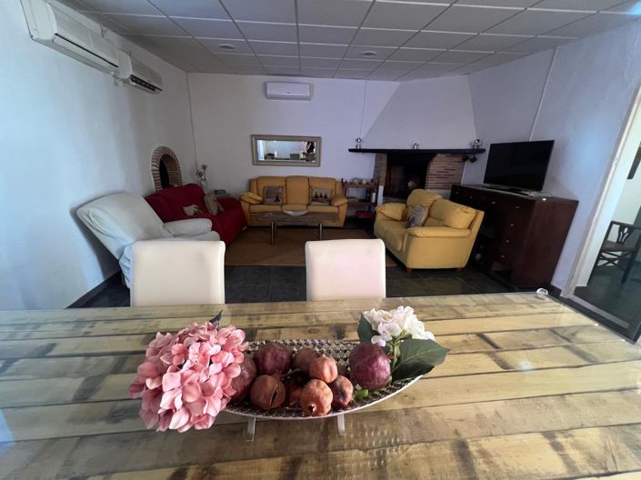Image No.25-5 Bed Country House for sale