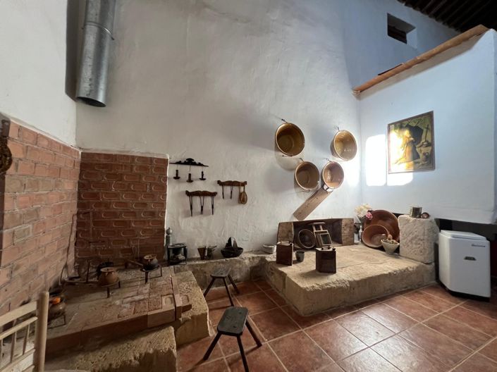 Image No.37-5 Bed Country House for sale