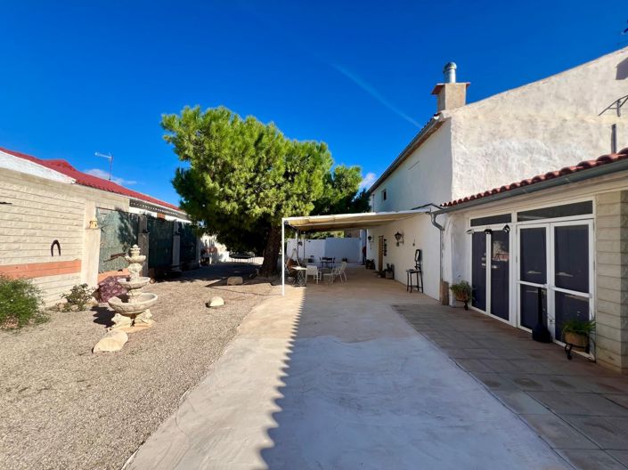 Image No.40-5 Bed Country House for sale