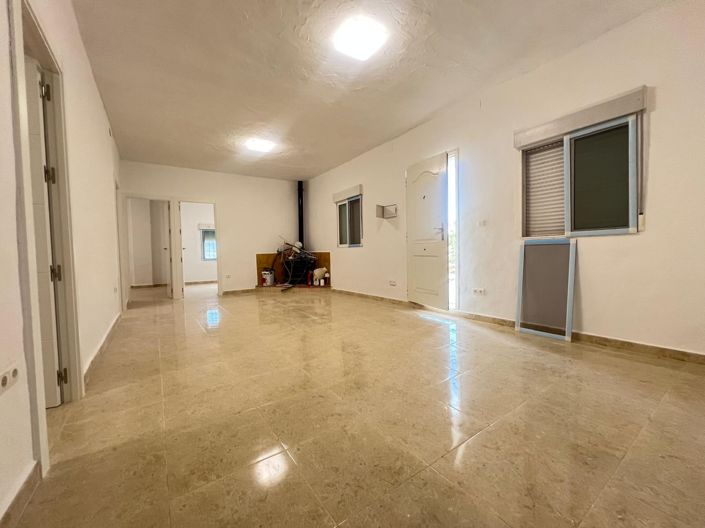 Image No.3-4 Bed Villa for sale