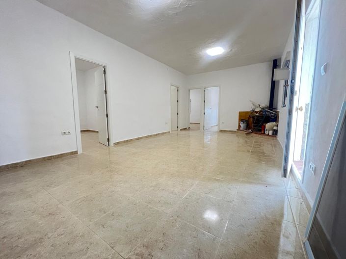 Image No.4-4 Bed Villa for sale