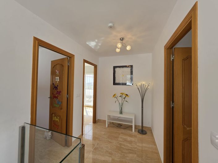 Image No.25-3 Bed Villa for sale