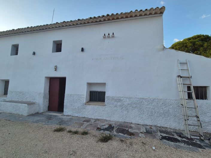 Image No.3-8 Bed Country House for sale