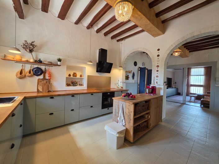 Image No.10-6 Bed Country House for sale