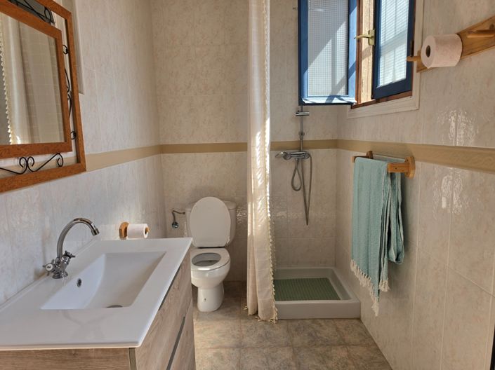 Image No.40-6 Bed Country House for sale